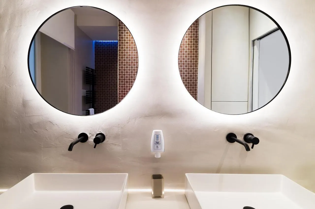 Mada Charm Apartments Piazza Vernazza 0*,  Italy
