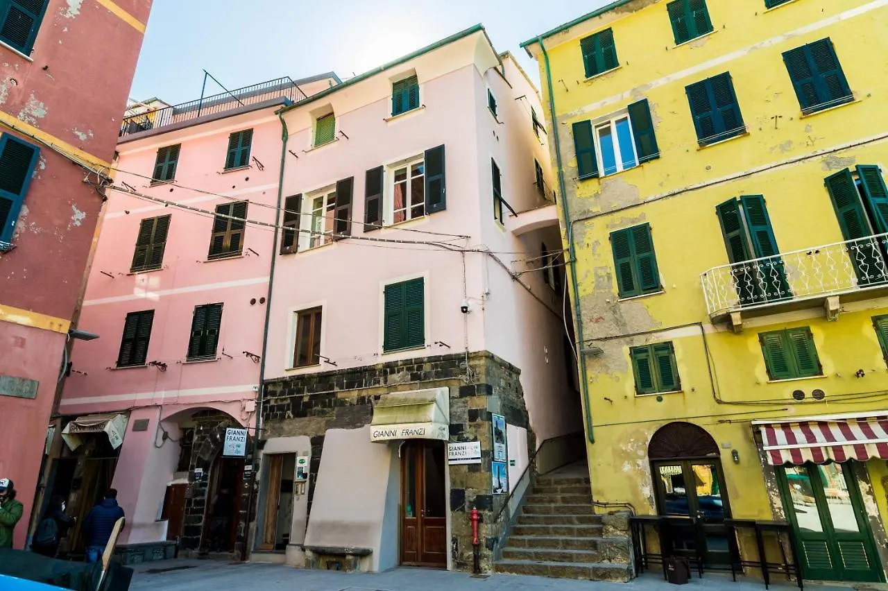 Mada Charm Apartments Piazza Vernazza